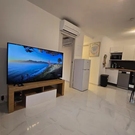 Apartman L'alphonse L Near The Port L Shellter *