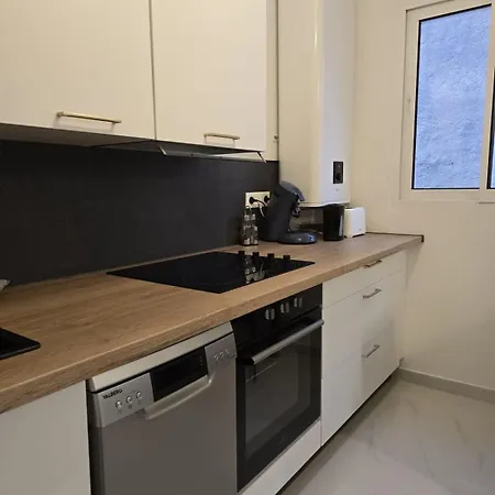 Apartman L'alphonse L Near The Port L Shellter