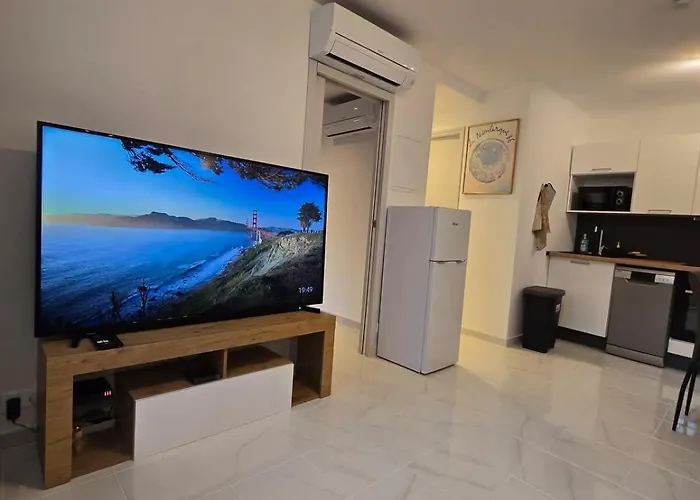 Apartment L'alphonse L Near The Port L Shellter *